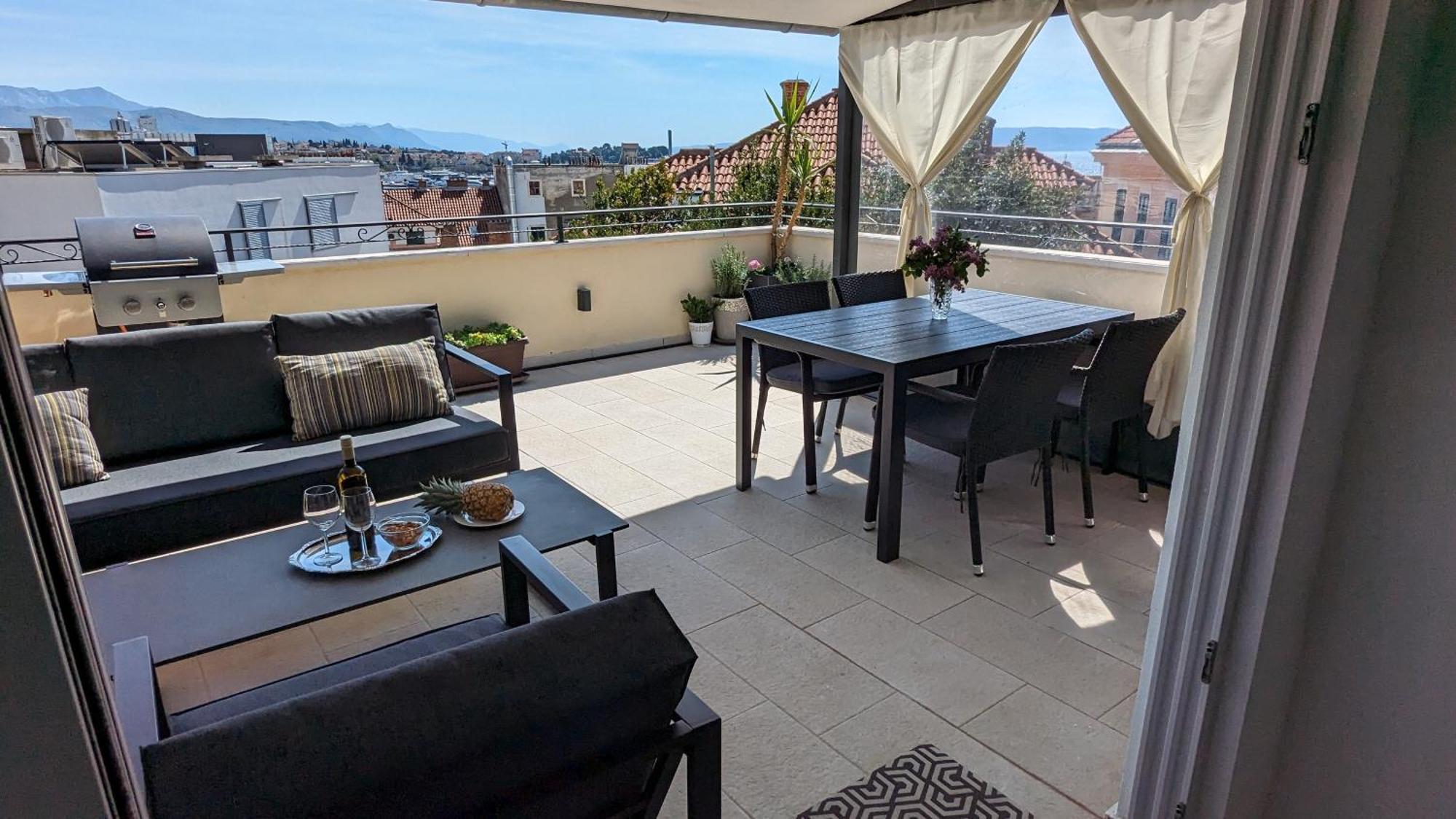 Prime Location Penthouse Apt With A Large Terrace Split Exterior foto